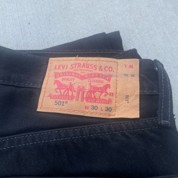 Black 501 Levi’s - Picture 6 of 6